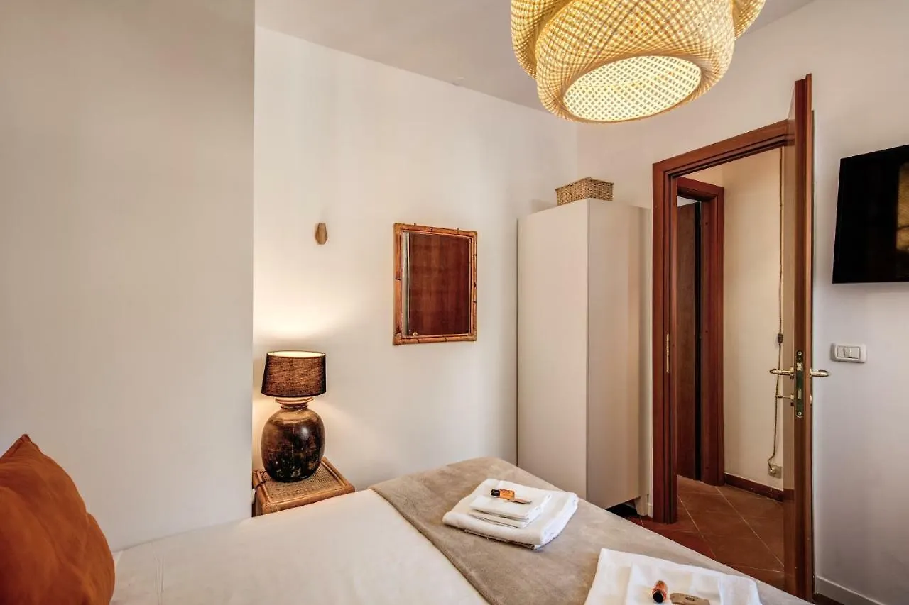 Apartment Ponte Palatino Hotel Rome