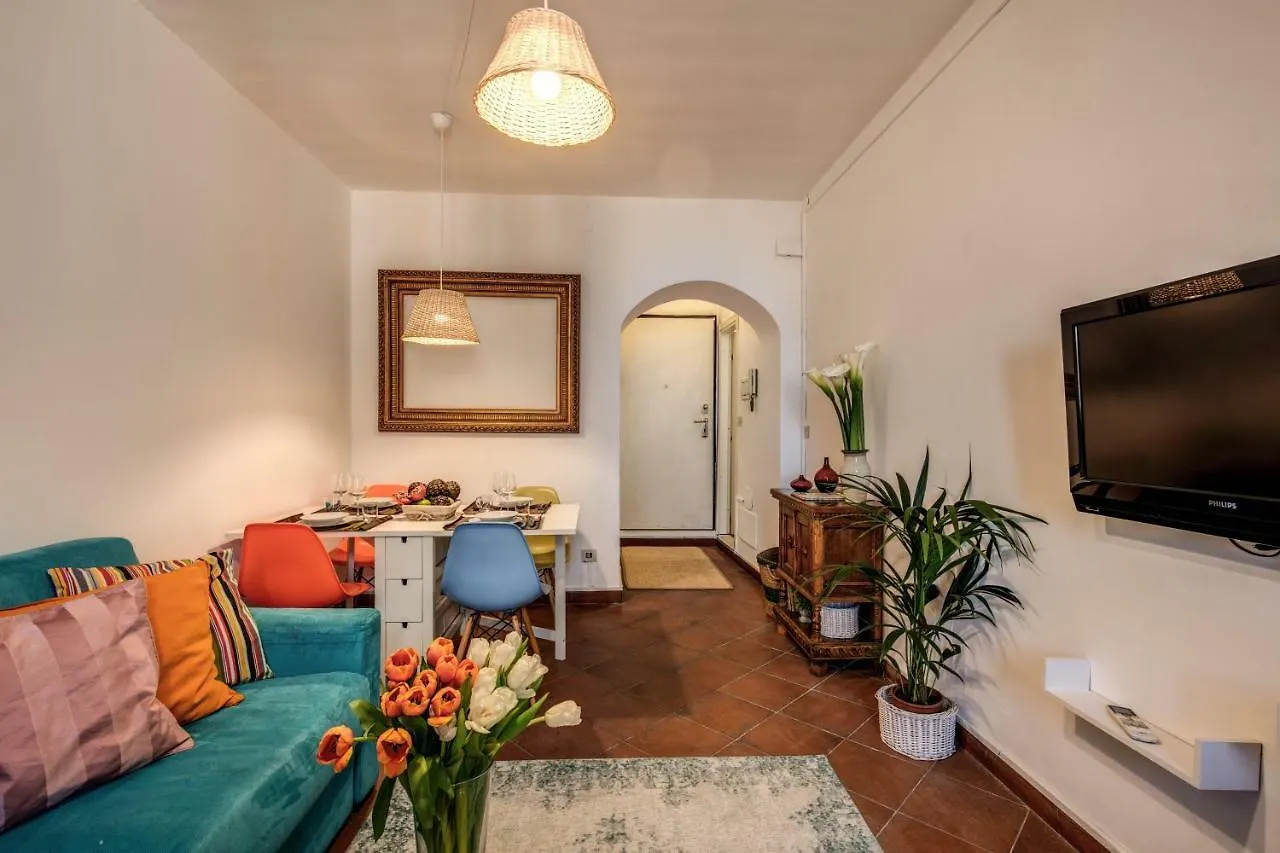 Apartment Ponte Palatino Hotel Rome Italy